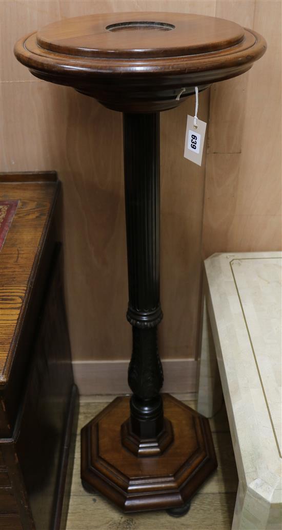 A 19th century mahogany pedestal H.113cm